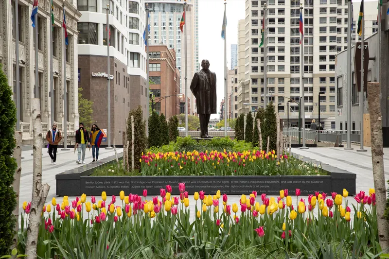 Plaza of americas chicago sculpture site design group